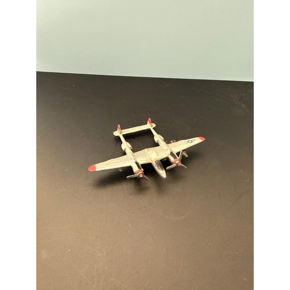Vintage P-38 diecast Dyna Flite Airplane A109